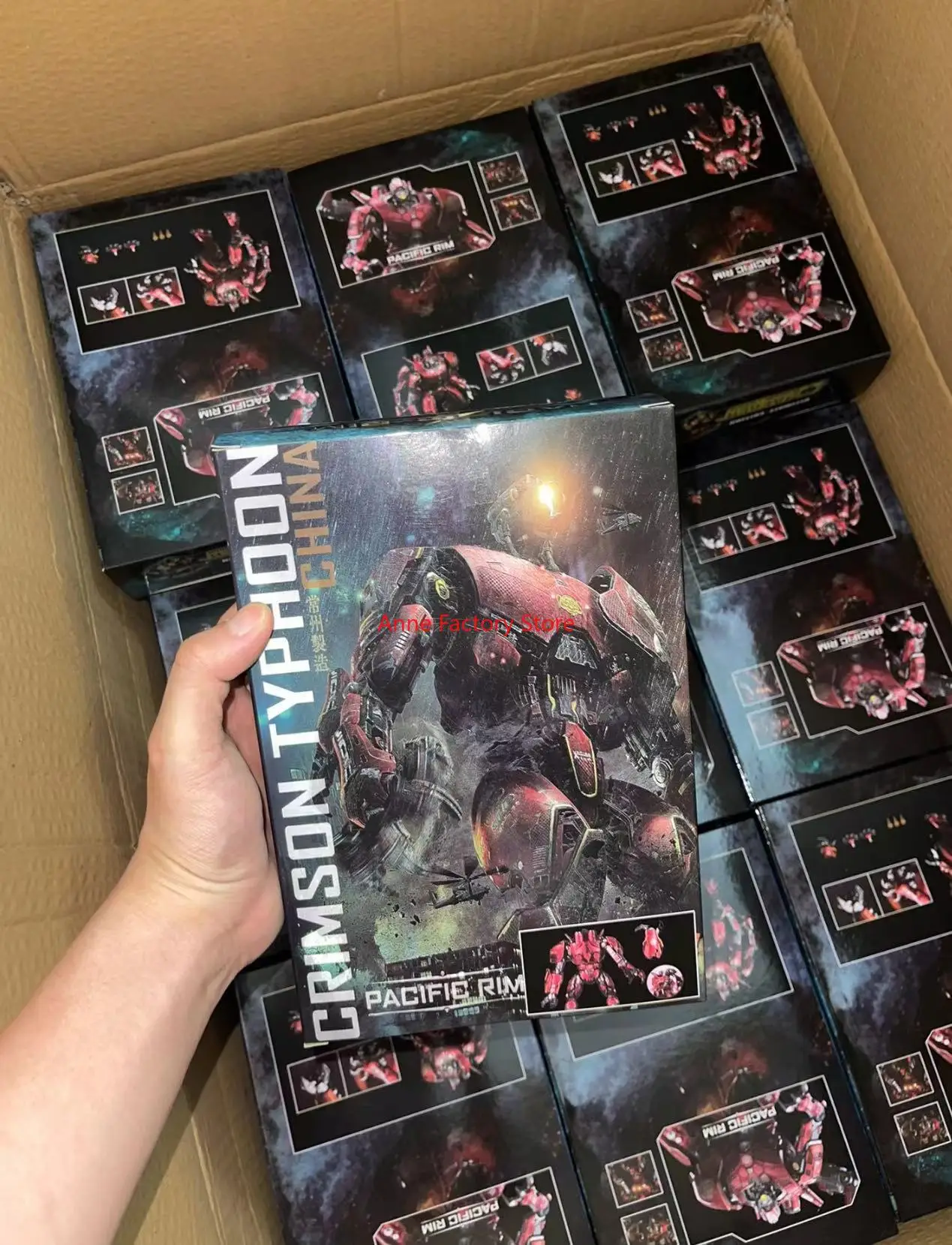 بقعة الآن ضوء 20 سنتيمتر تنبعث - مراجعة Model Kit Pacific Rim وسعره